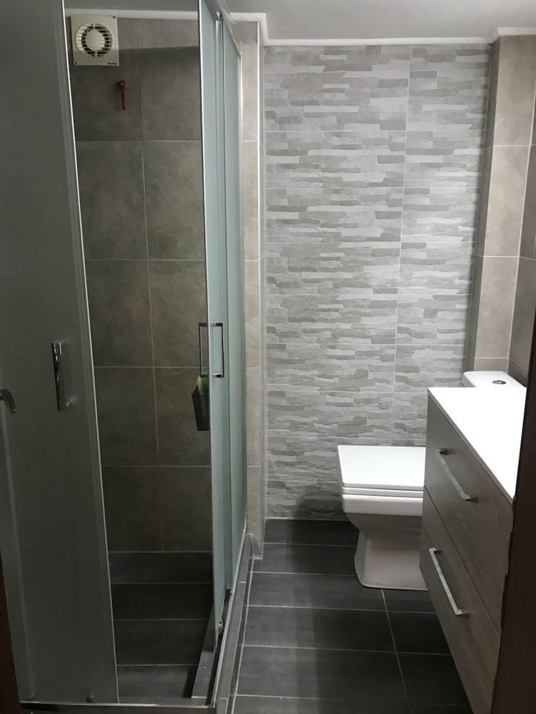 Renovated Minimal Apartment Next To Metro أثينا المظهر الخارجي الصورة